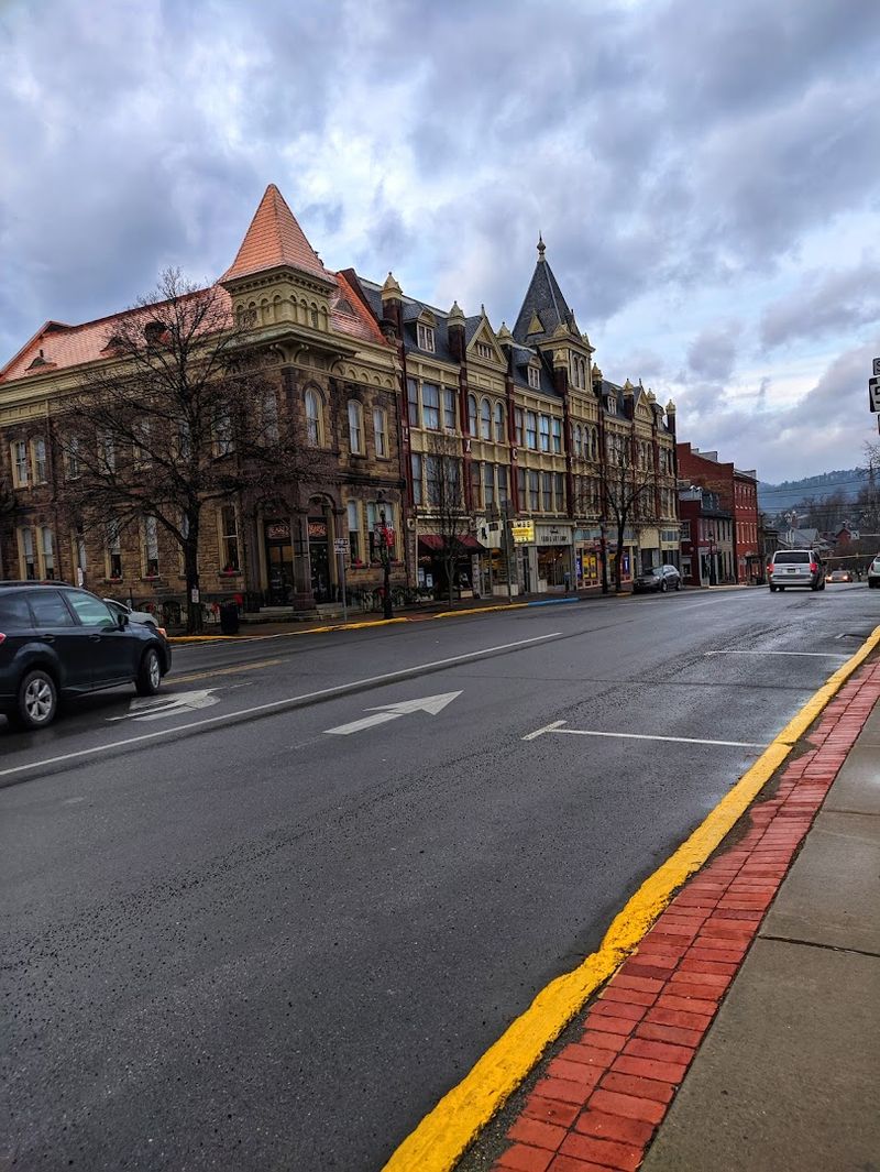 Local Shops, Cafes, and Everyday Small-Town Charm