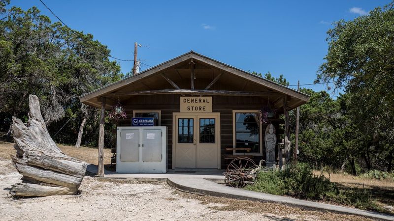 Mayan Dude Ranch (Bandera)