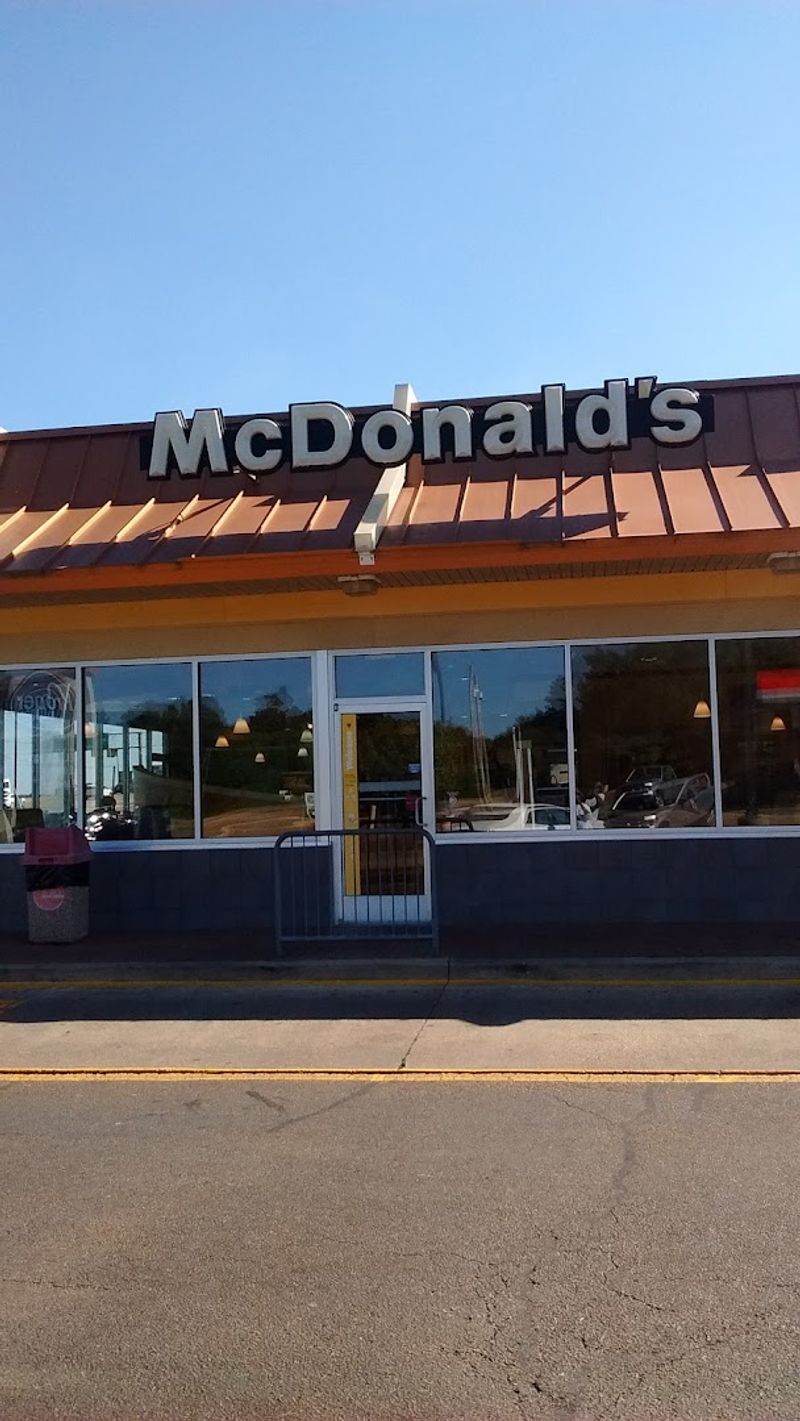 McDonald’s — 474 Springridge Rd, Clinton McDonald’s — 474 Springridge Rd, Clinton
