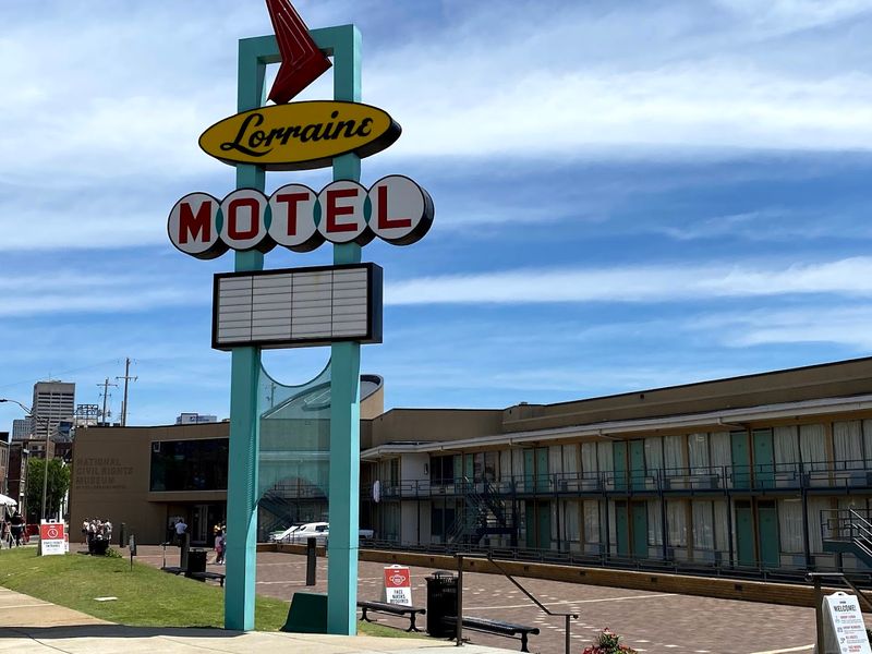 Memphis: Beale Street + National Civil Rights Museum