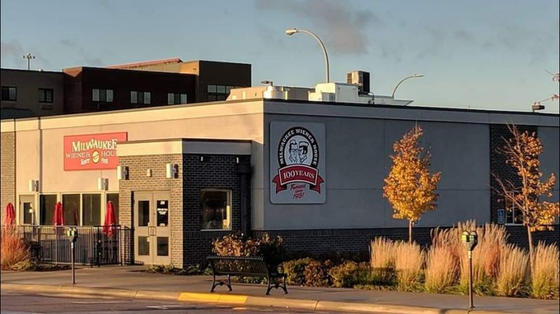 Milwaukee Wiener House, Famous since 1918. - Sioux City