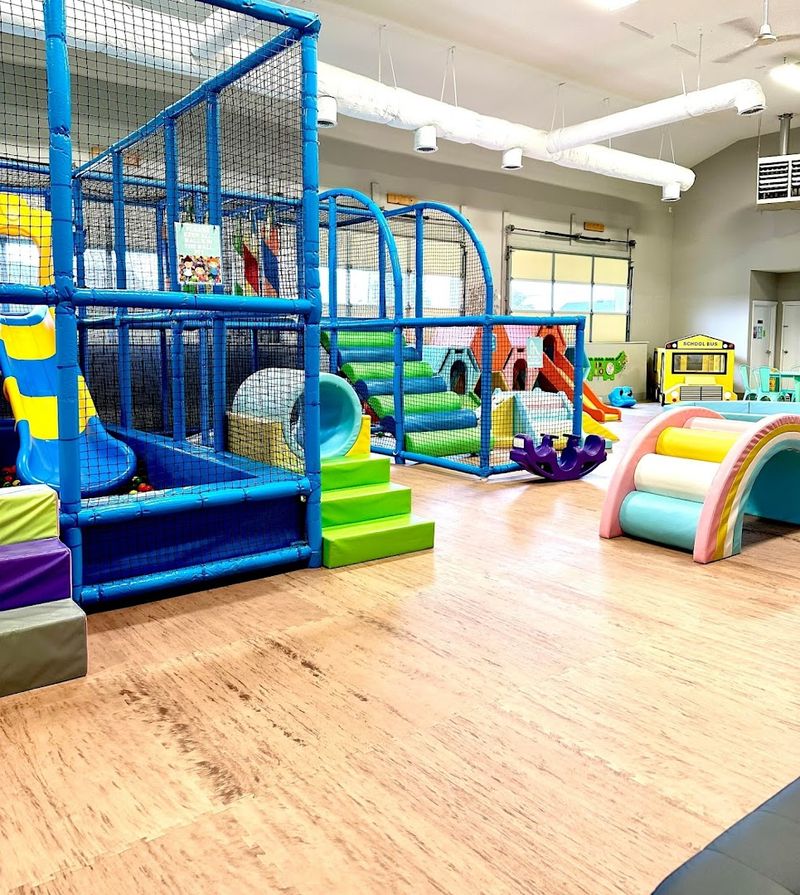 Mochas & Minis Indoor Play & Café — Clarksville