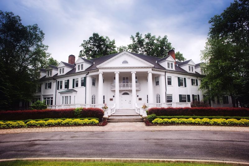 Mooreland Mansion (Lakeland Community College, Kirtland) Mooreland Mansion (Lakeland Community College, Kirtland)
