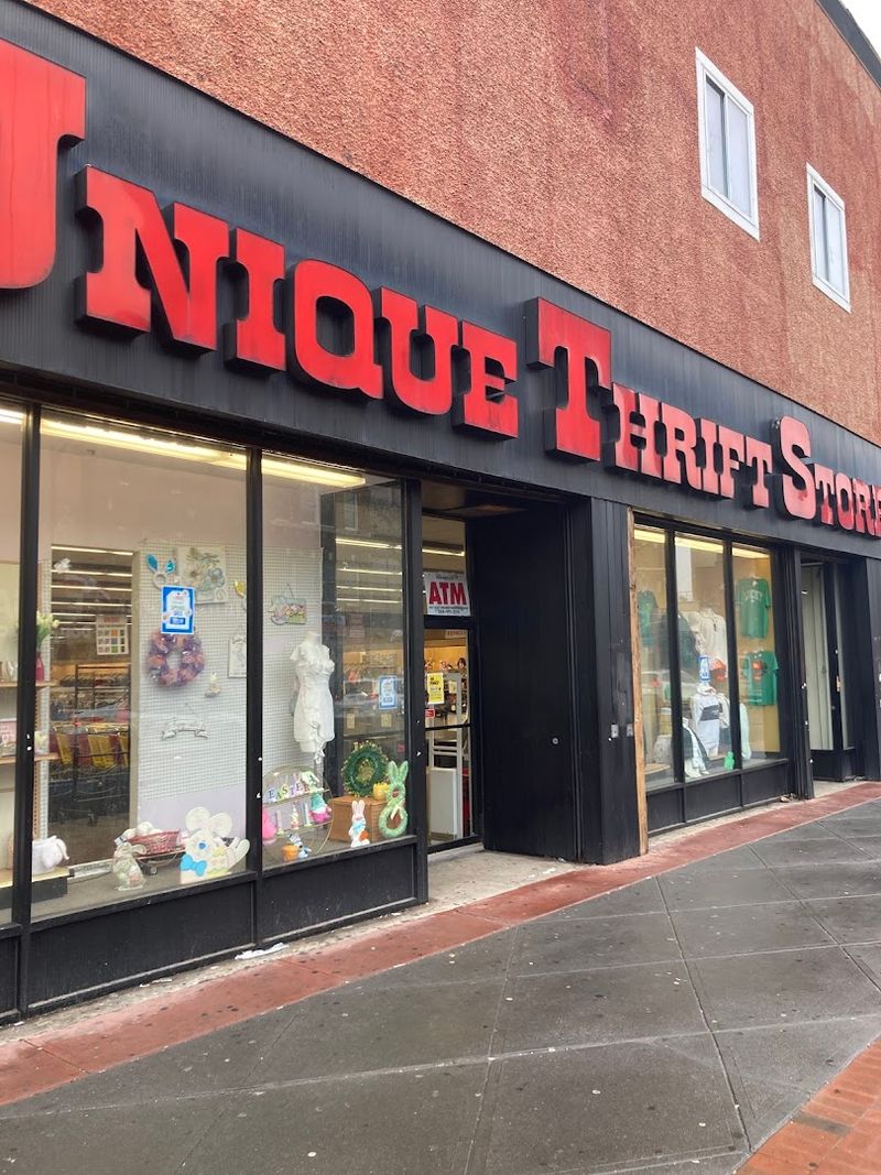 MyUnique Thrift - Elizabeth MyUnique Thrift - Elizabeth