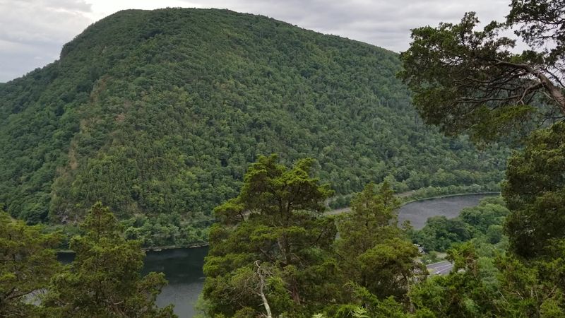 Old Mine Road