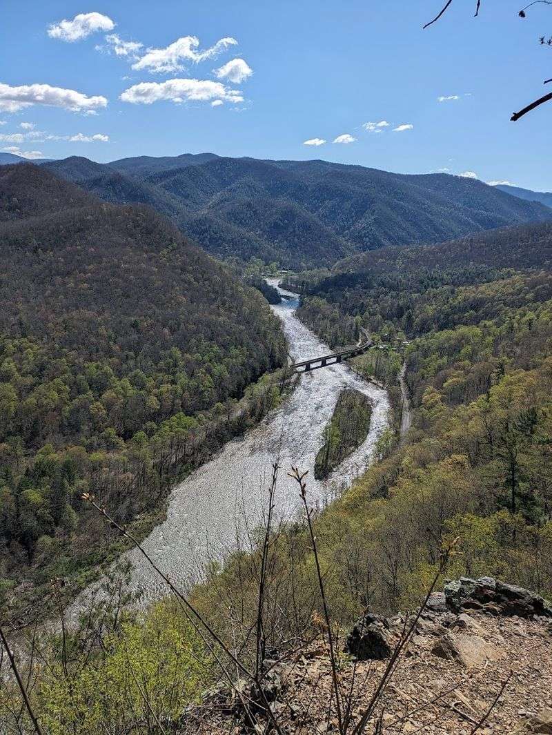 Outdoor Lovers Can Hike, Paddle, Fish, Camp, and Chase Scenic Overlooks Outdoor Lovers Can Hike, Paddle, Fish, Camp, and Chase Scenic Overlooks