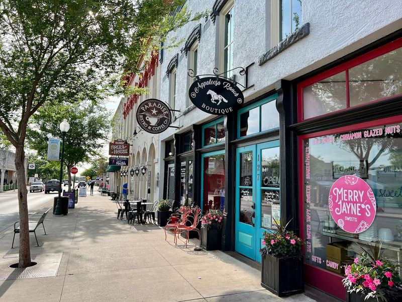 Paradise Bistro & Coffee (Granbury)