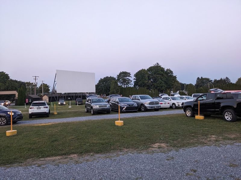 Parking Rules Keep the Screen Sightlines Fair