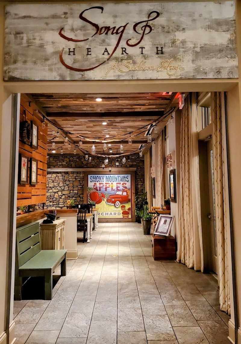 Plan a Dollywood day with a Mother's Day buffet