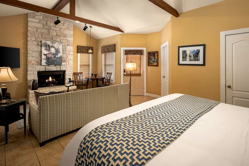 Private Cottages With Fireplaces And Whirlpool Tubs Private Cottages With Fireplaces And Whirlpool Tubs