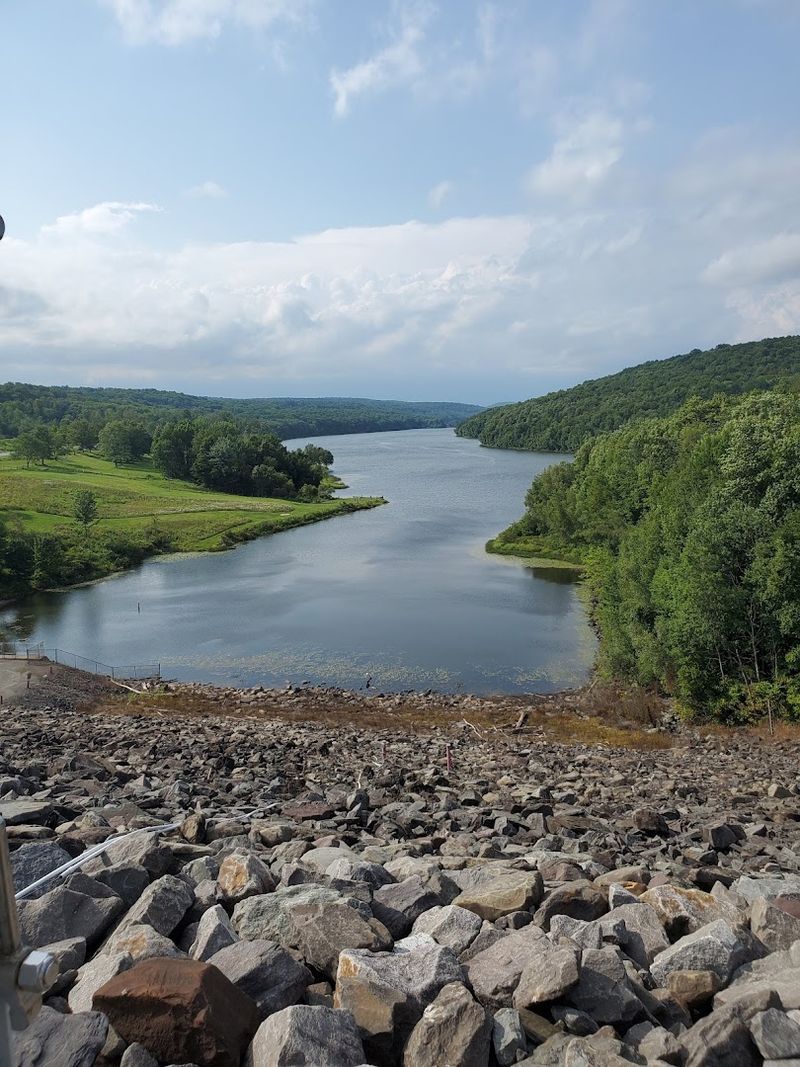 Prompton, Pennsylvania & Prompton Reservoir Prompton, Pennsylvania & Prompton Reservoir