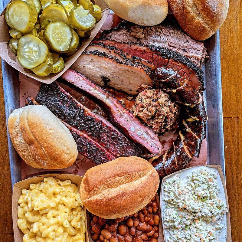 Red White & Que Smokehouse Red White & Que Smokehouse