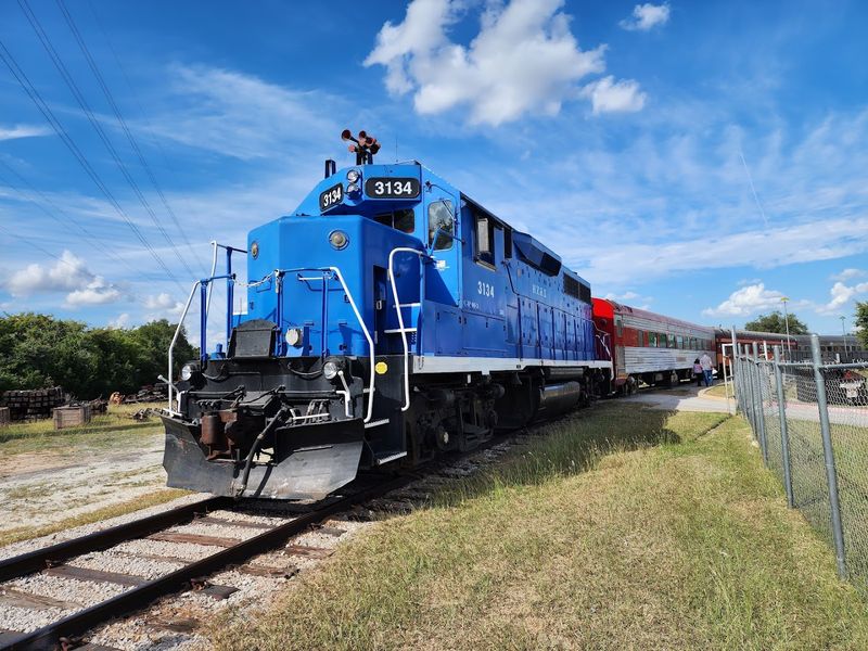 Restored Vintage Train Cars That Feel Like Time Travel Restored Vintage Train Cars That Feel Like Time Travel