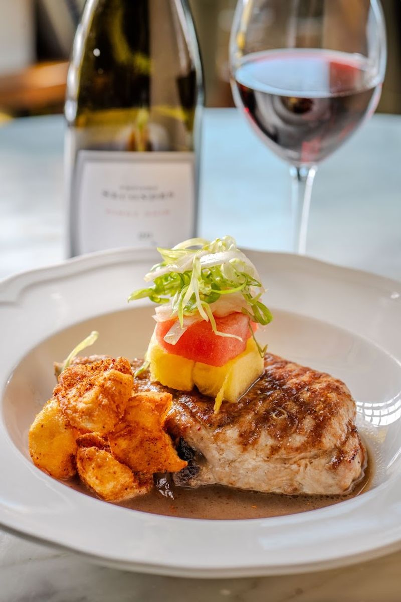 River Pointe Inn — Rumson