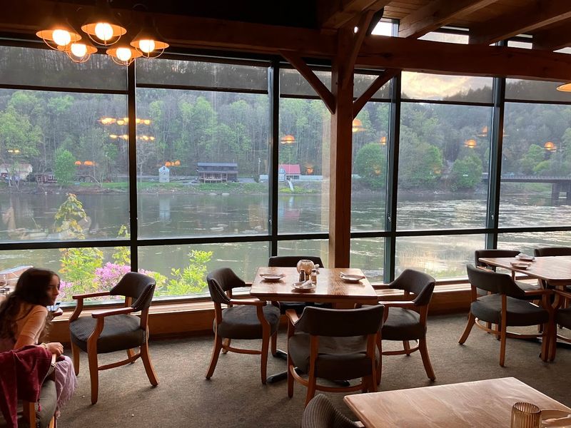River views that turn dinner into an experience River views that turn dinner into an experience