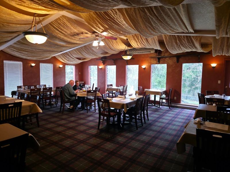 Rosa's Lookout Inn
