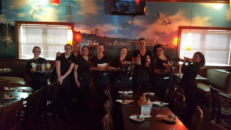 Servers Who Actually Pay Attention Without Hovering Servers Who Actually Pay Attention Without Hovering