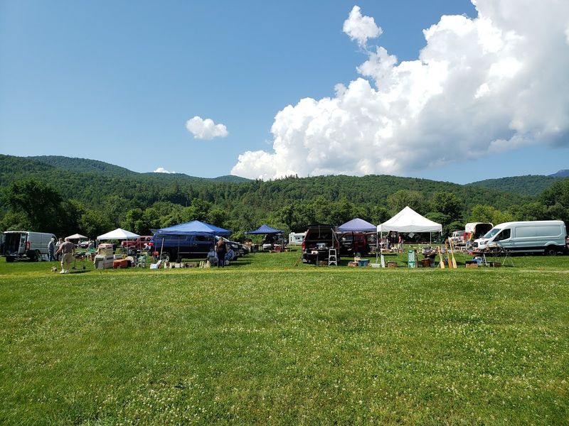 Waterbury Flea Market (Waterbury)