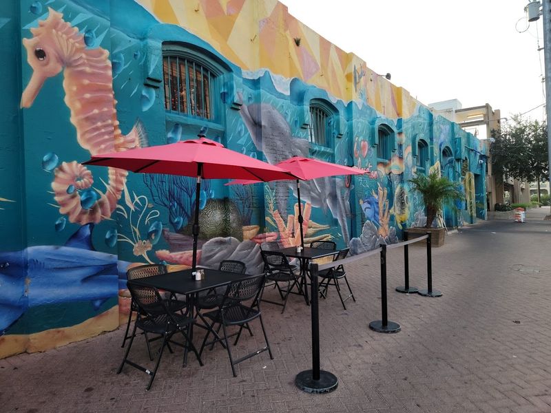 Shark Shack Beach Bar & Grill (Galveston)