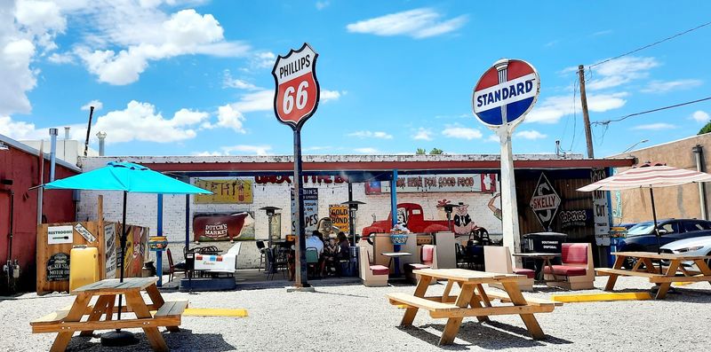 Sparky’s Burgers, BBQ & Espresso (Hatch)