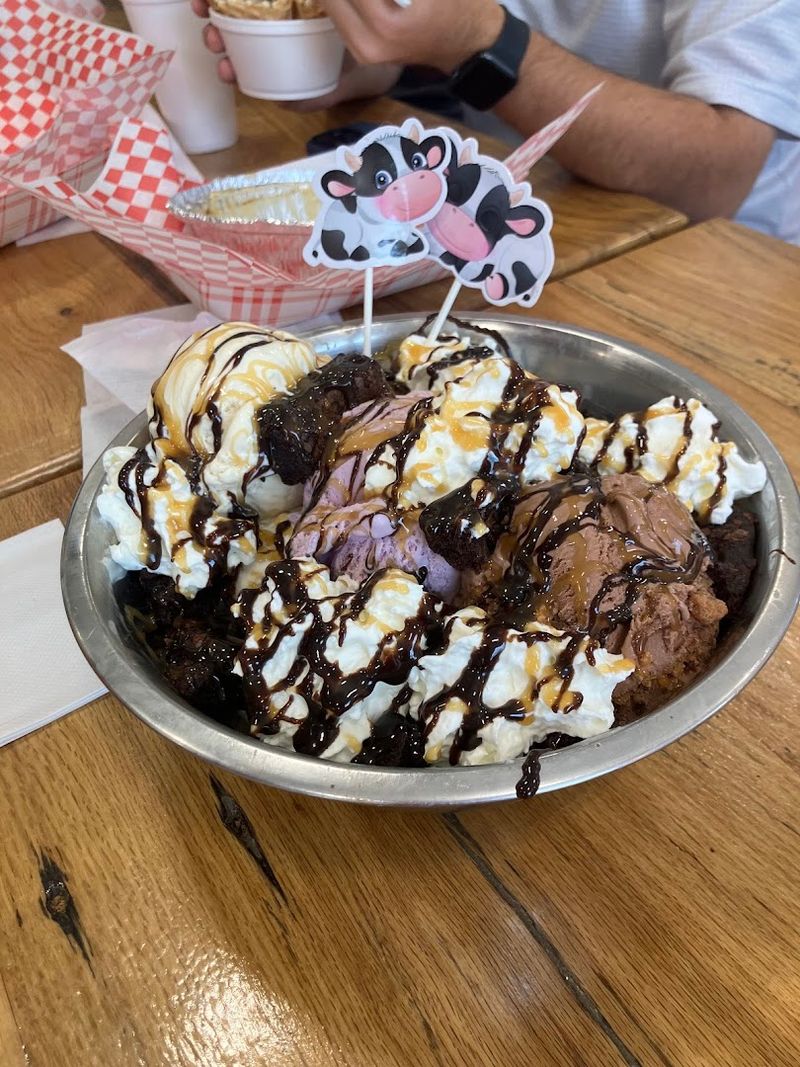 Stay For Lunch, Ice Cream, And A Full Farm-To-Table Stop Stay For Lunch, Ice Cream, And A Full Farm-To-Table Stop