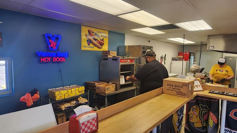 Step Inside Chicago Hotdog and Sausage Company