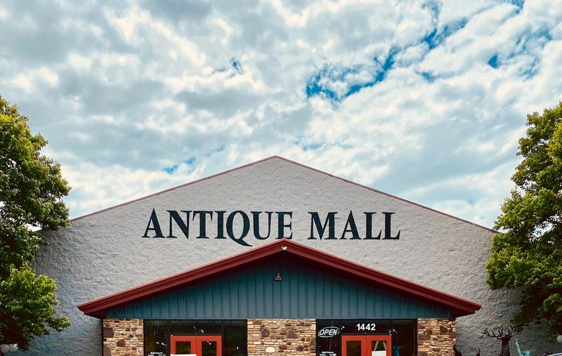 Step Inside Green Olde Deal Antique Mall and Prepare to Lose Track of Time