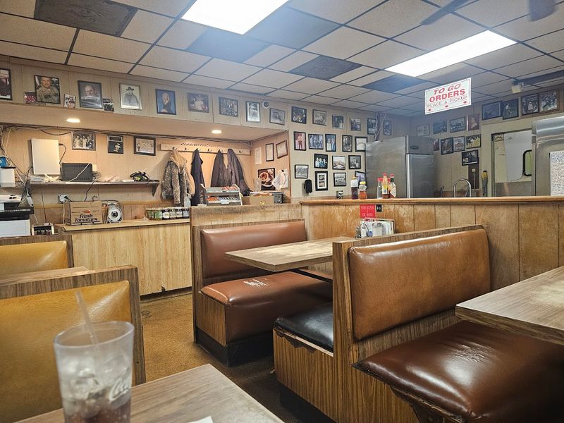 Step Inside Wendell Smith's, Where Comfort Food Still Feels Personal
