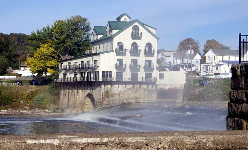 Stockport Mill Country Inn Restaurant on the Dam, Stockport Stockport Mill Country Inn Restaurant on the Dam, Stockport