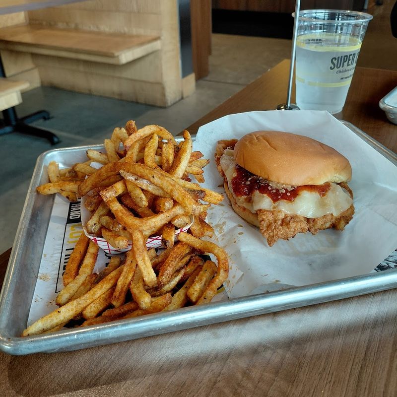 Super Chix — Knoxville