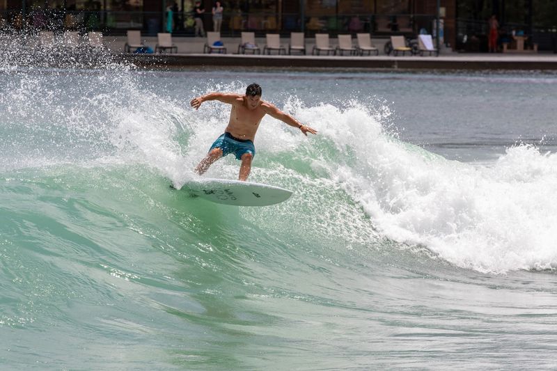 Surf Waves That'll Have You Hooked Surf Waves That'll Have You Hooked