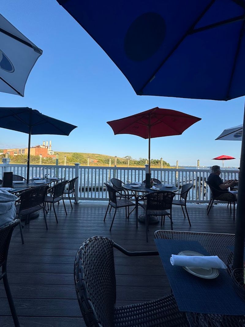 Peter's Clam Bar (Island Park)
