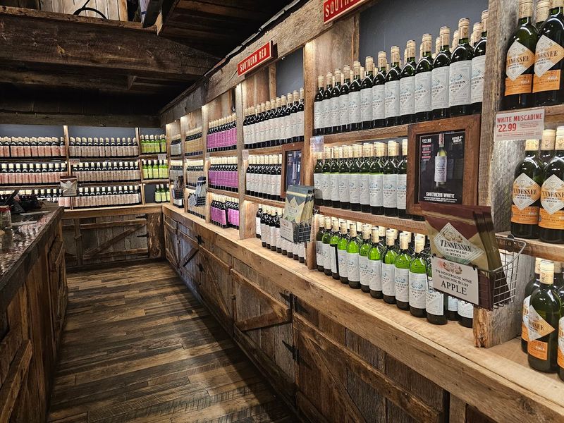 Take her on a Tennessee wine trail day trip