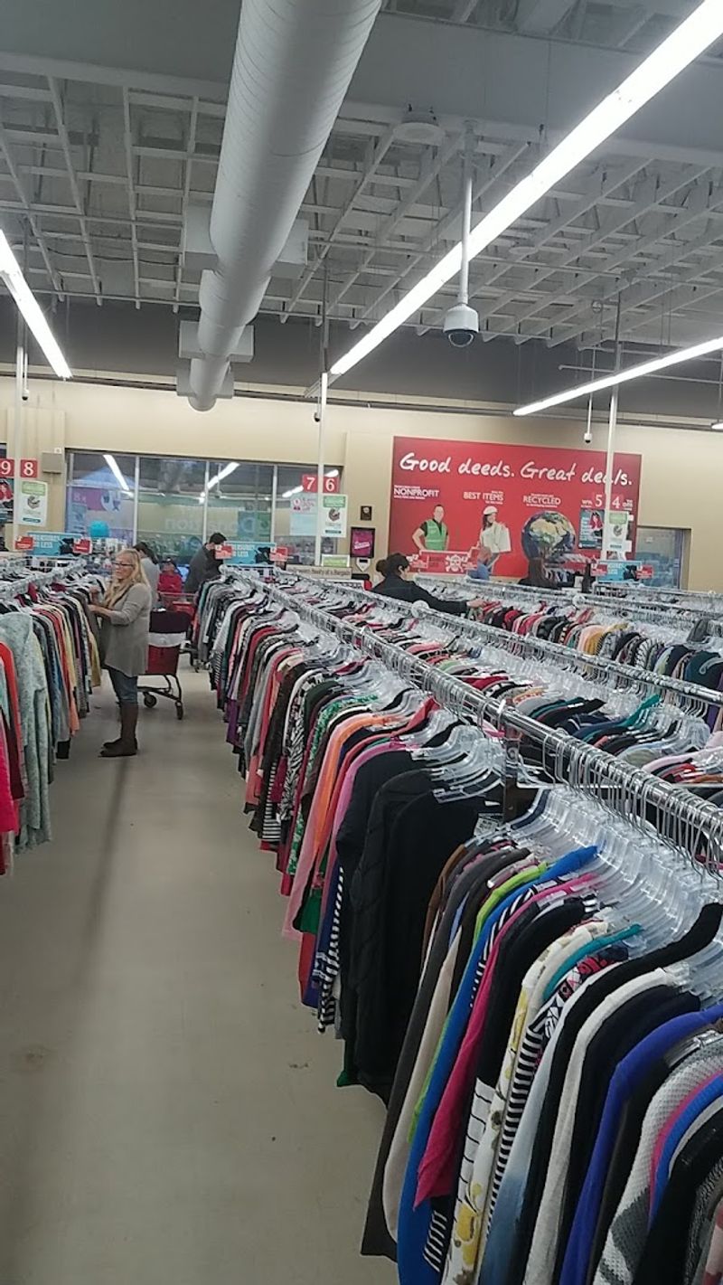 New Hampshire Thrifters Treat This Shop Like a Giant Treasure Hunt