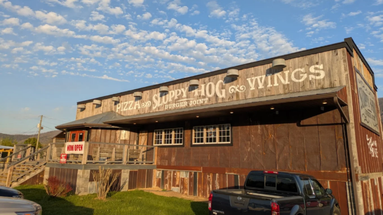 Tennessee’s Best Sloppy Joe Is Hiding Inside This No-Frills Burger Joint, And It’s Worth Tracking Down