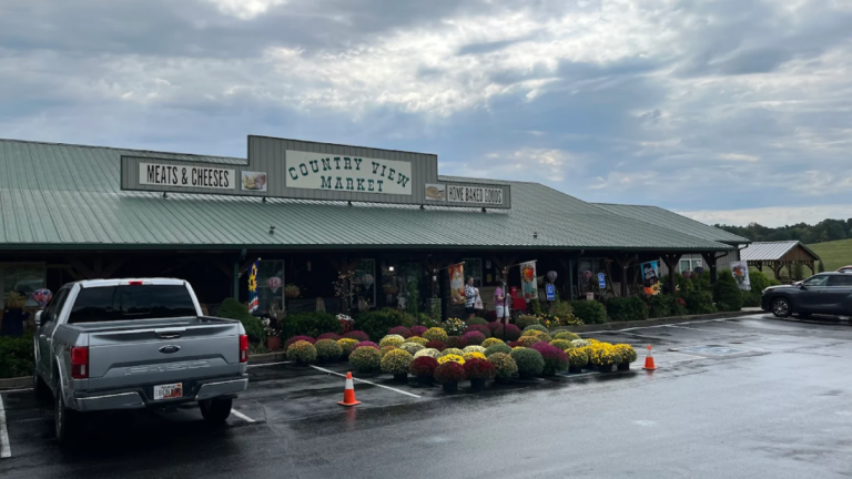 The Best Sandwiches In Tennessee Might Be Hiding Inside This Grocery Store