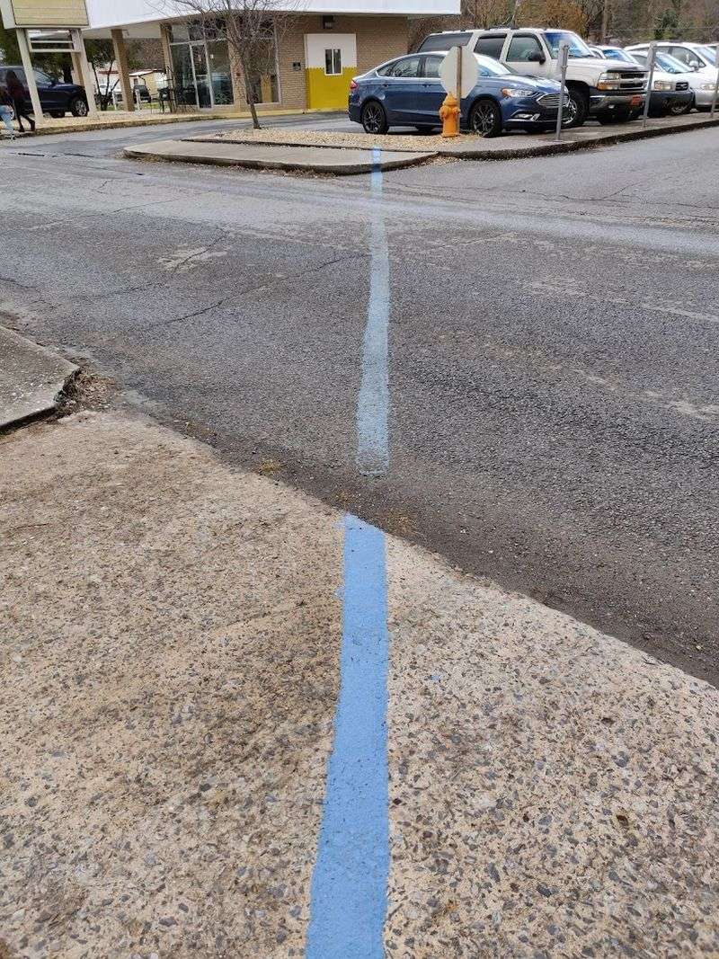 The Blue Line That Lets You Stand in Tennessee and Georgia