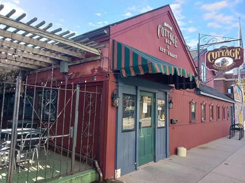 The Cottage Bar & Restaurant, Grand Rapids