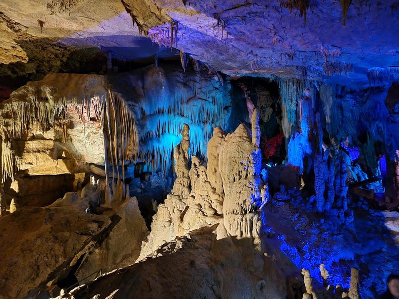 The Crystal Palace Tour Makes This Cave Easy To Explore Without Losing The Adventure