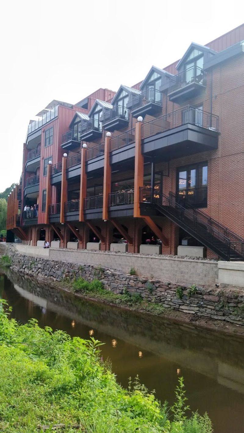 The Delaware Canal Towpath Is the Town’s Scenic Escape