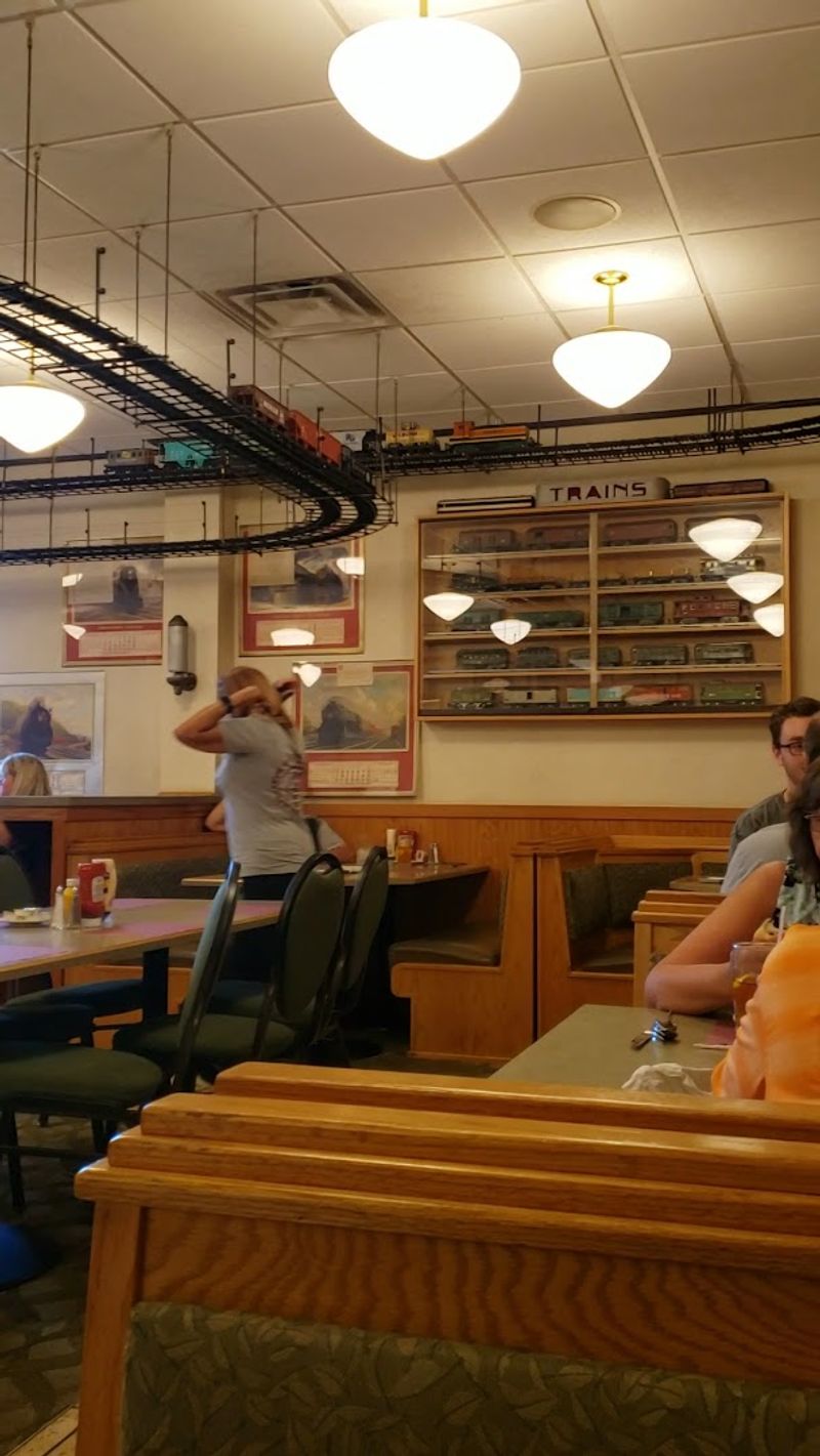 The Dining Room Atmosphere That Keeps Families Happy