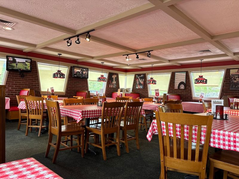 The Dining Room Delivers the Throwback