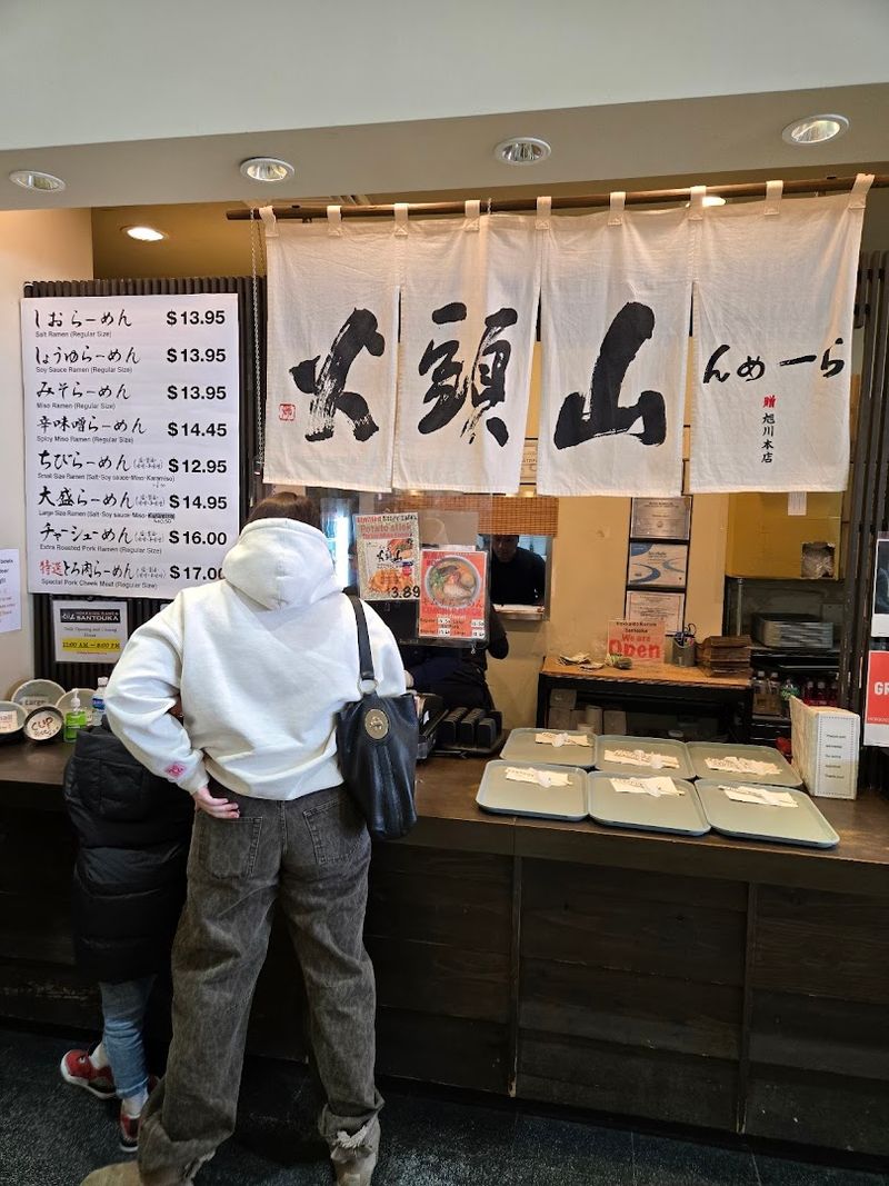 The Edgewater Food Court That Feels Like a Quick Trip to Japan