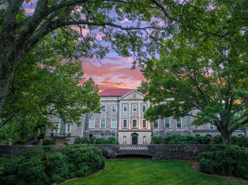 The Estate Makes a Stunning First Impression The Estate Makes a Stunning First Impression