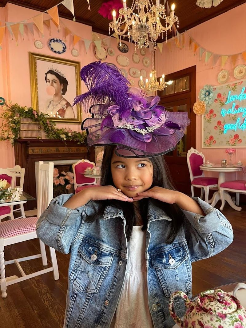 The Fascinators and Photo Moments Add Extra Fun