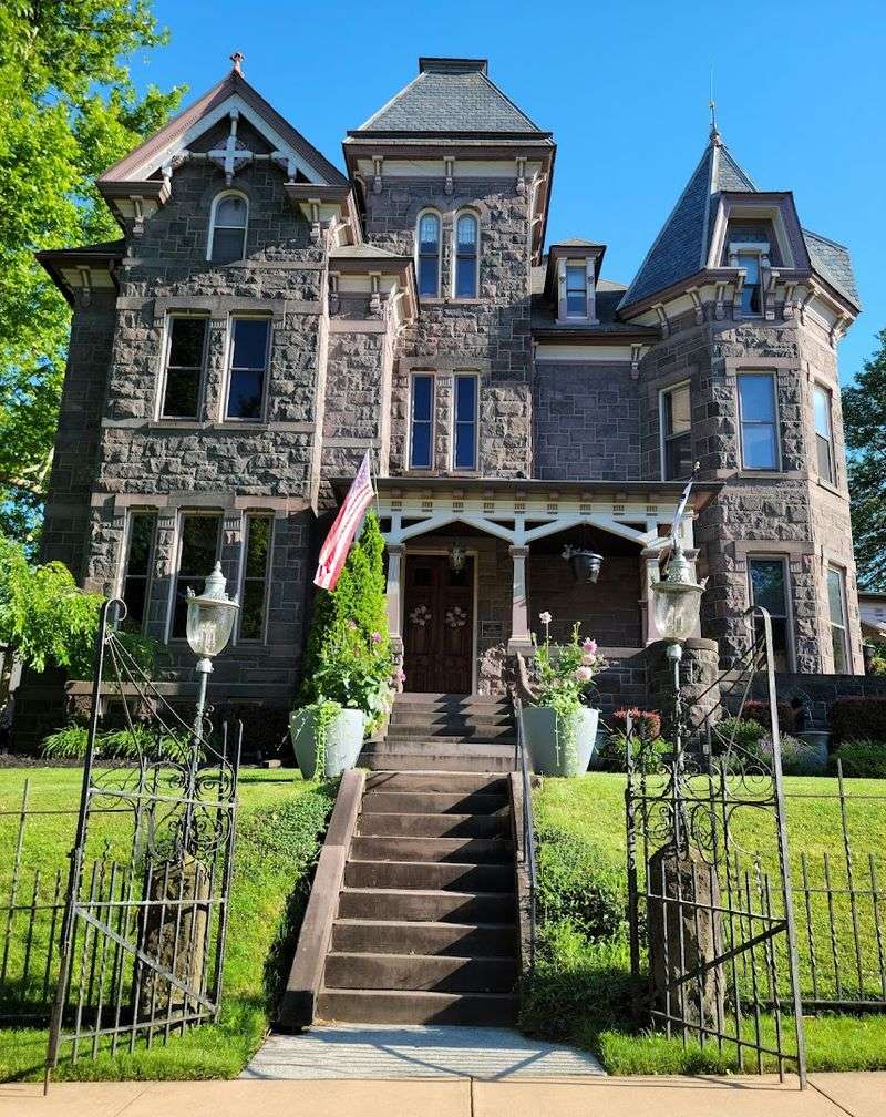 The Grand Homes and Mansions