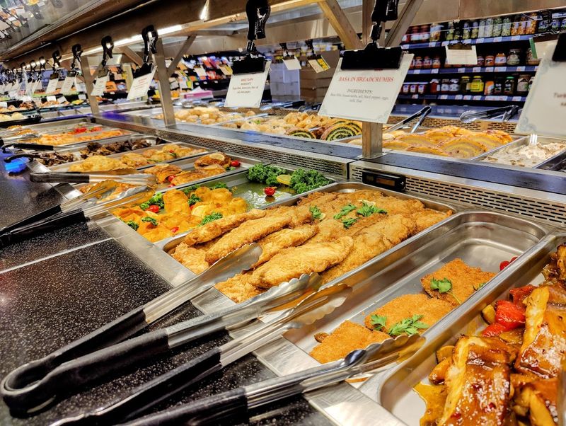 The Hot Bar Turns Grocery Shopping Into Lunch Plans