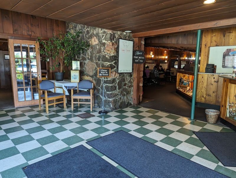 The Hut Inn