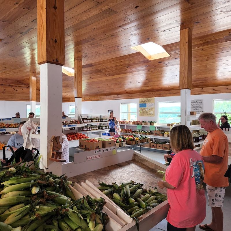 The Kind Of Country Market You'll Want To Wander Through Slowly