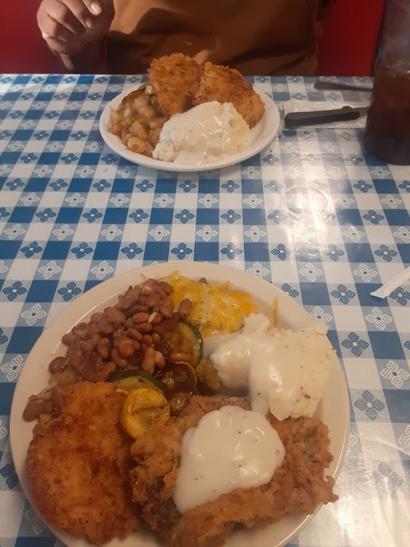 The Legendary Fried Chicken That Puts The Colonel To Shame The Legendary Fried Chicken That Puts The Colonel To Shame